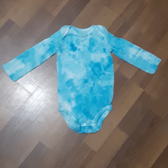 Tie dye 12month onesie bundle - Picture 2 of 4